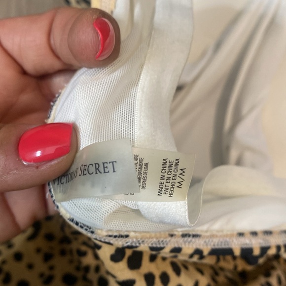 Victoria’s Secret swimsuit leopard size medium - Picture 4 of 4